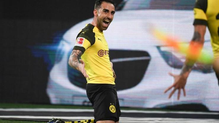 Dortmund, Paco Alcacerin bonservisini aldı