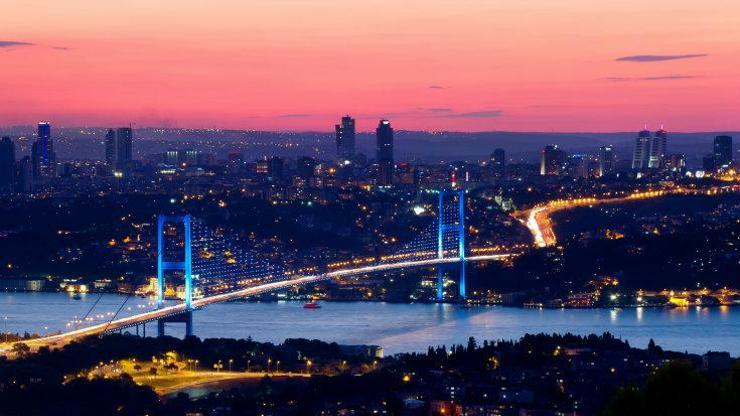 İstanbul Boğazı 3 saat gemi trafiğine kapatıldı