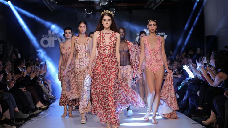 Denizliye moda çıkarması