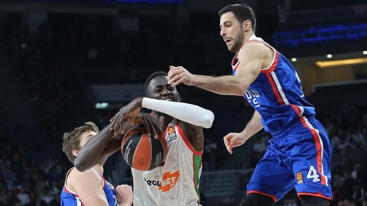 Anadolu Efes, Baskoniayı da devirdi
