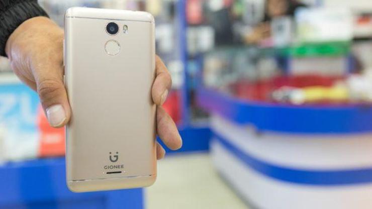 Gionee kumara yenik düştü