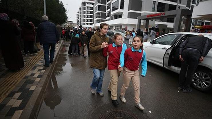 Bursada ortaokulda yangın