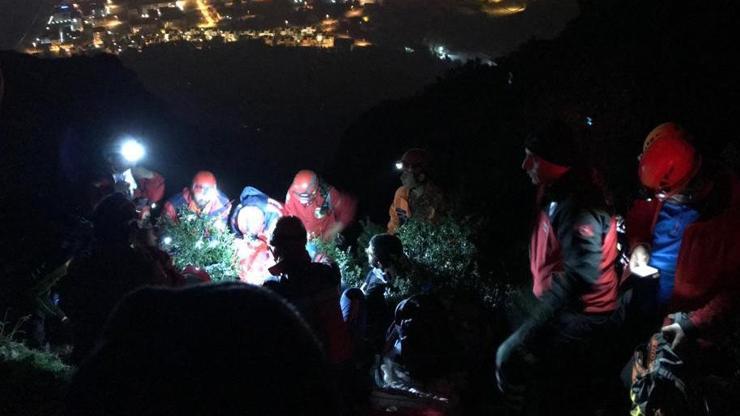 Kurtarılan dağcı yaşadıklarını anlattı: Elbiselerimizi yaktık