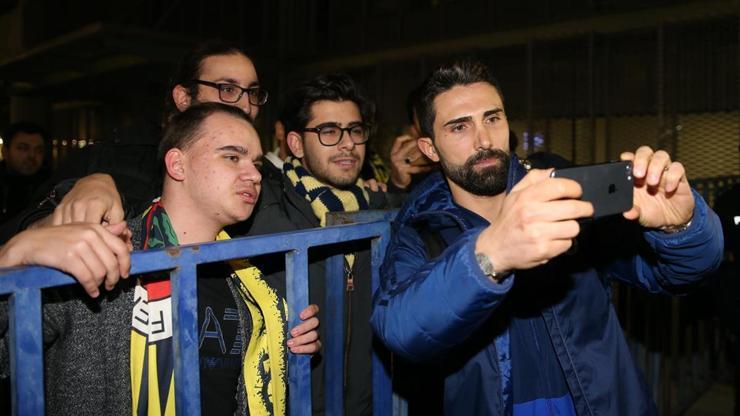 Fenerbahçe kafilesi İzmire geldi