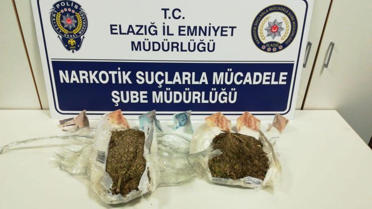 Vücuduna sarılı esrarla yakalandı