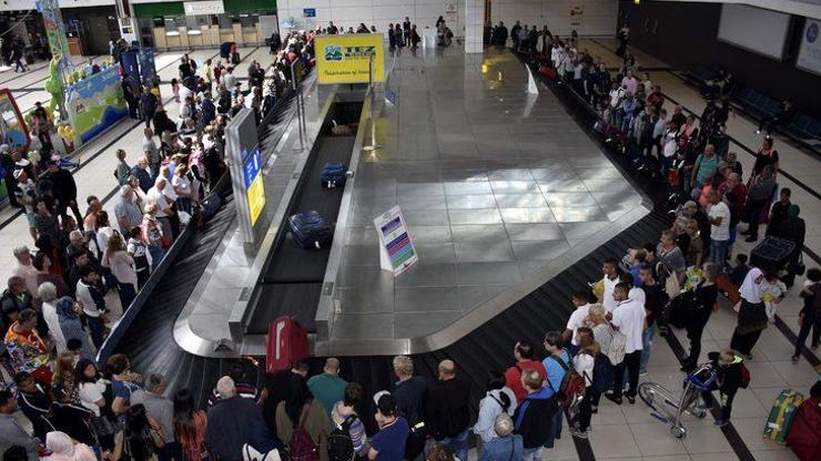Antalyaya hava yoluyla gelen ziyaretçi sayısı arttı