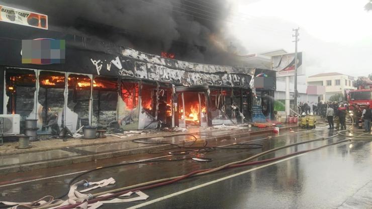 İzmirde çıkan yangın güçlükle kontrol altına alındı