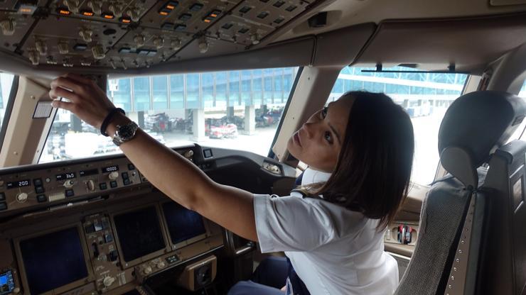 THYnin Kolombiyalı kadın pilotu
