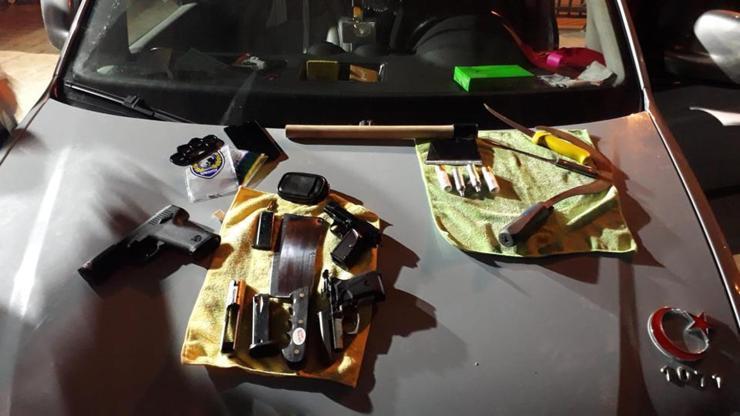 Şüphe üzerine durdurulan otomobilden cephanelik çıktı
