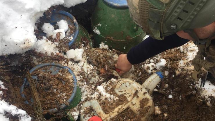 Bitlis’te toprağa gömülü 160 kilogram EYP ele geçirildi