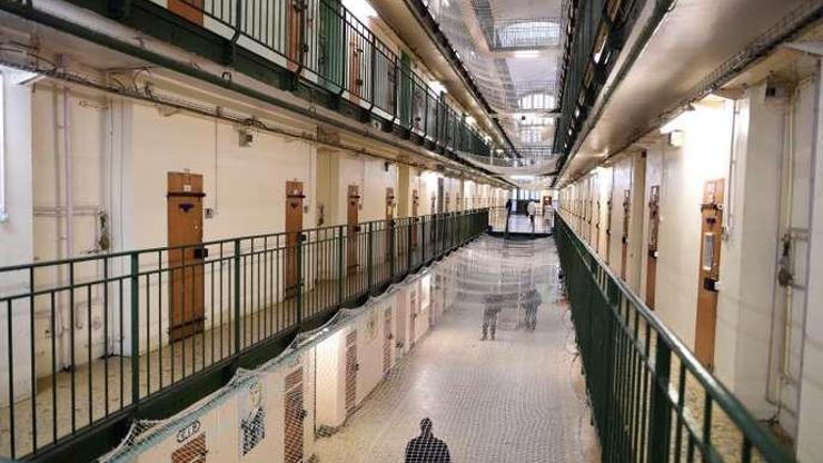 Fransız mahkum ülkenin en büyük hapishanesinden kaçtı