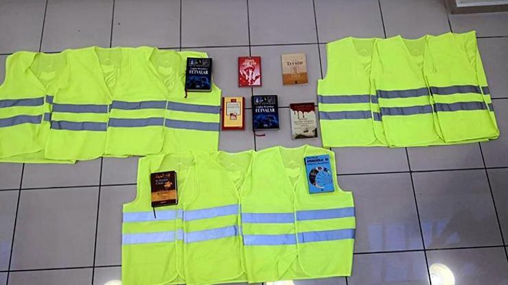 İzmirde DEAŞ operasyonunda sarı yelekler ele geçirildi