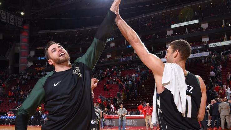 Ersanlı Milwaukee Bucks deplasmanda kazandı