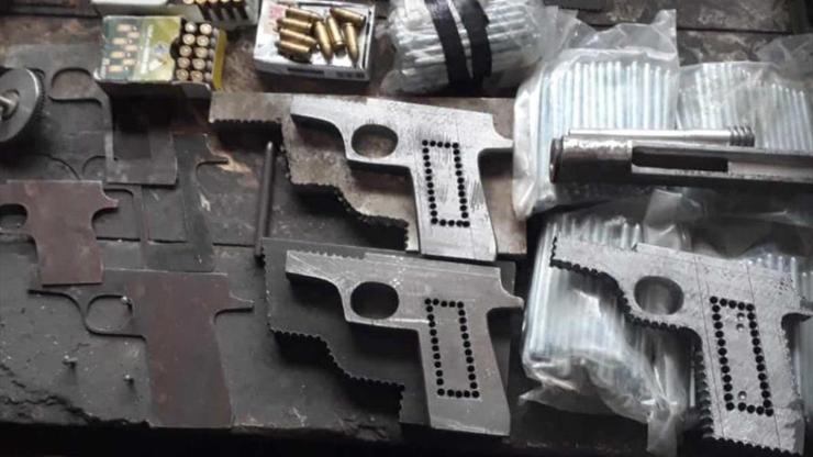 İki ilde silah kaçakçılığı operasyonu