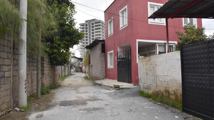 Gizemli kazı bitti, kırmızı ev kaderine terk edildi