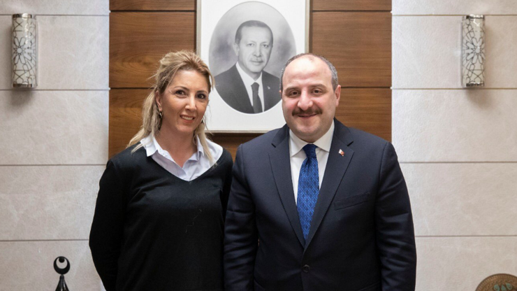 Bakan Varank, uzlaştırmacı kimliğiyle ilk dosyasını çözdü