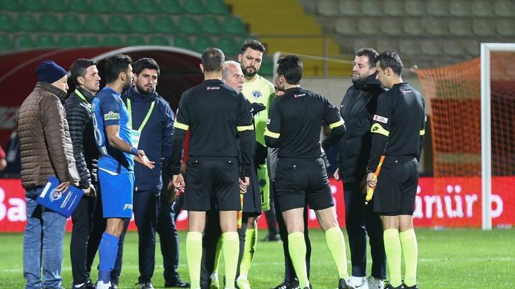 Diagne maç bittikten sonra kırmızı kart gördü