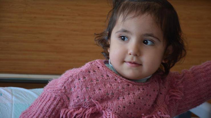 Ameliyat edilen çocuğun burnundan kağıt parçaları çıktı