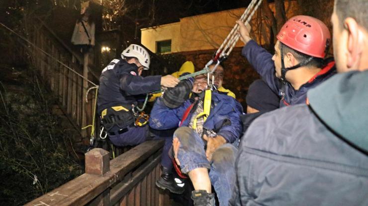 Yaşlı adamın sesini duyanlar yardımına koştu