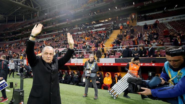 Galatasaray taraftarından forvet tezahüratı