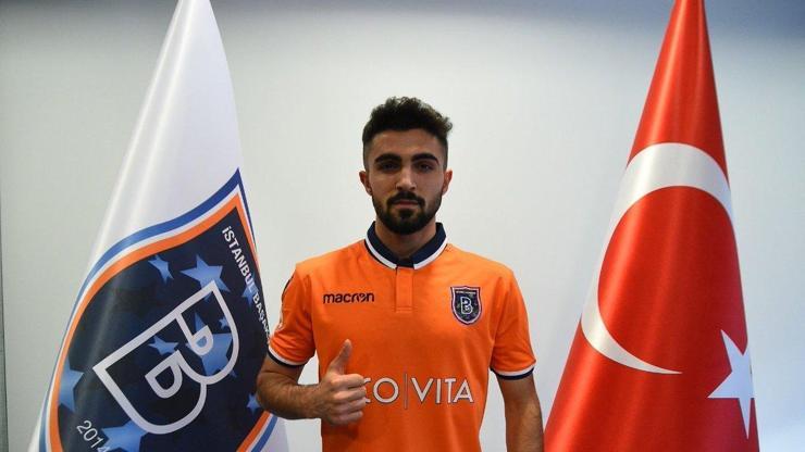 Başakşehir iki genç futbolcuyla profesyonel sözleşme imzaladı