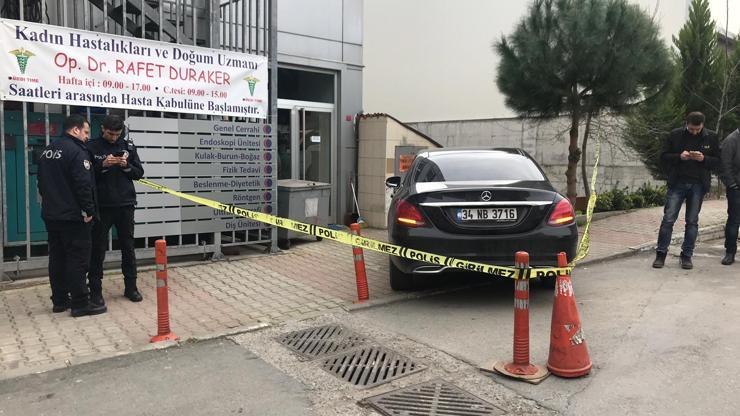 Yaralı bir kişiyi getirdikleri araç ile birlikte tıp merkezi önüne bırakıp kaçtılar