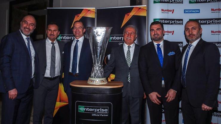 UEFA Avrupa Ligi kupası İstanbulda