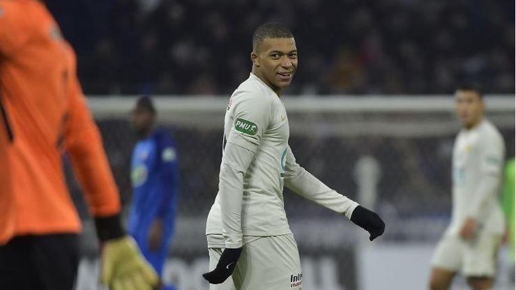 PSG üç golle çeyrek finalde