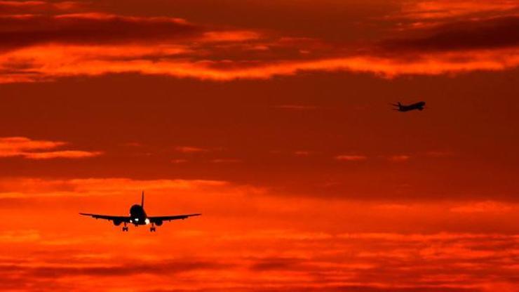 Norveç uçağında bomba alarmı