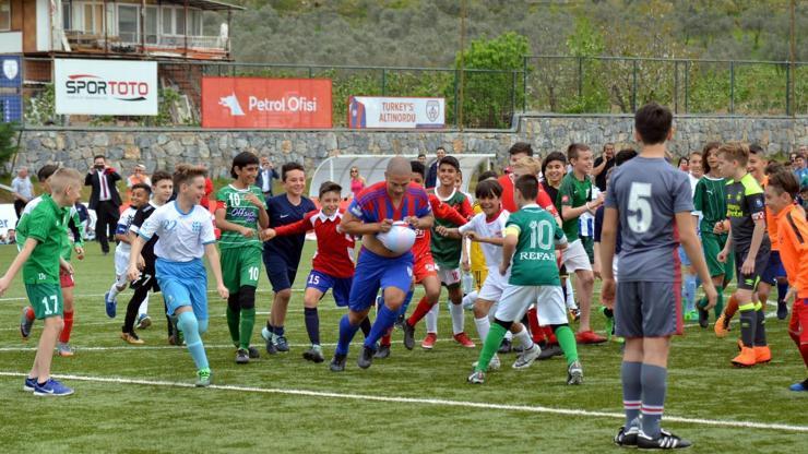 İzmirde mini şampiyonlar ligi