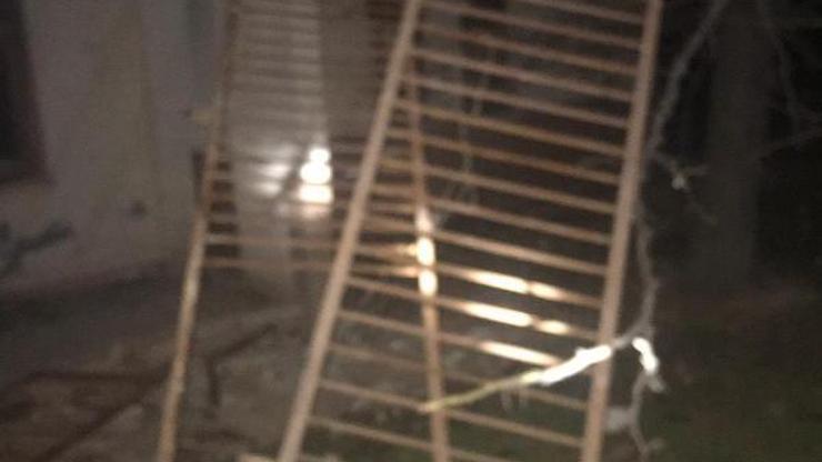 Balkon demiri hırsızları yakalandı