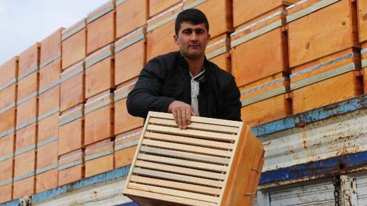 Adıyamanda arıcılara organik arı kovanı dağıtıldı
