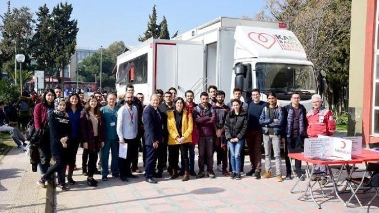 DEÜden bir günde 175 kök hücre bağışı