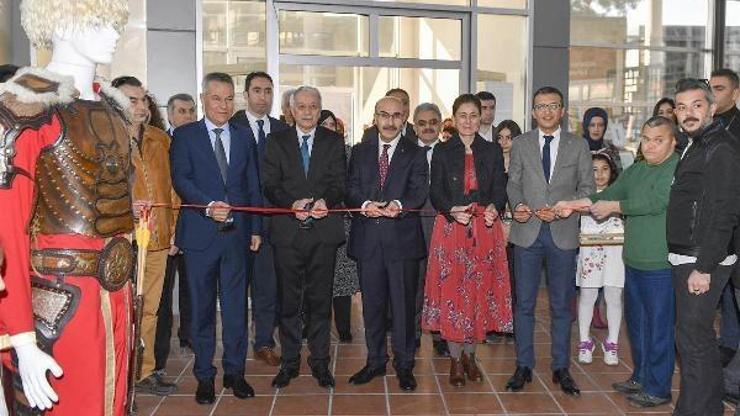 Müzede Geleneksel Dokunuşlar sergisi
