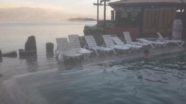 Köyceğiz Gölü taştı, tesisler su altında kaldı