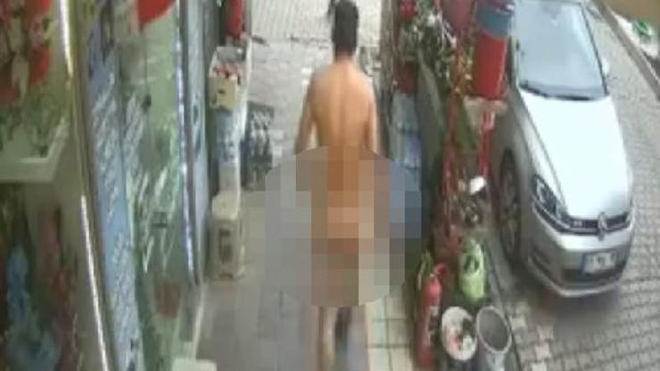 Sokakta çıplak yürüdü, zabıta kıyafetiyle kapatmaya çalıştı