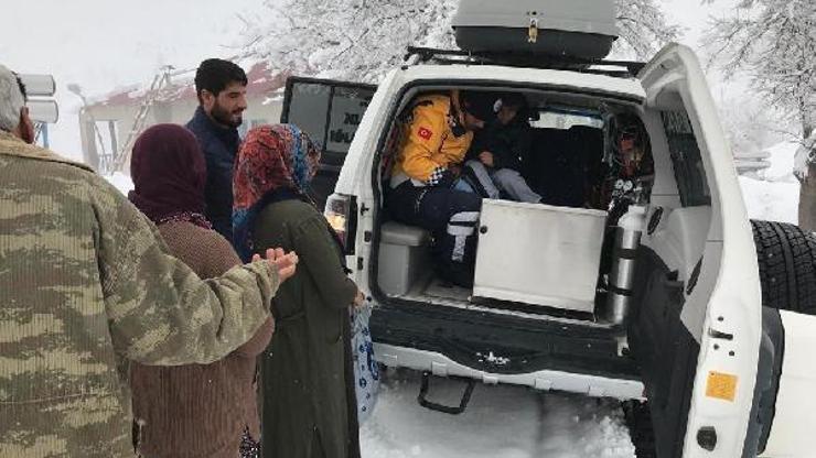 Paletli ambulansla, hasta çocuğa 1 saatte ulaştılar