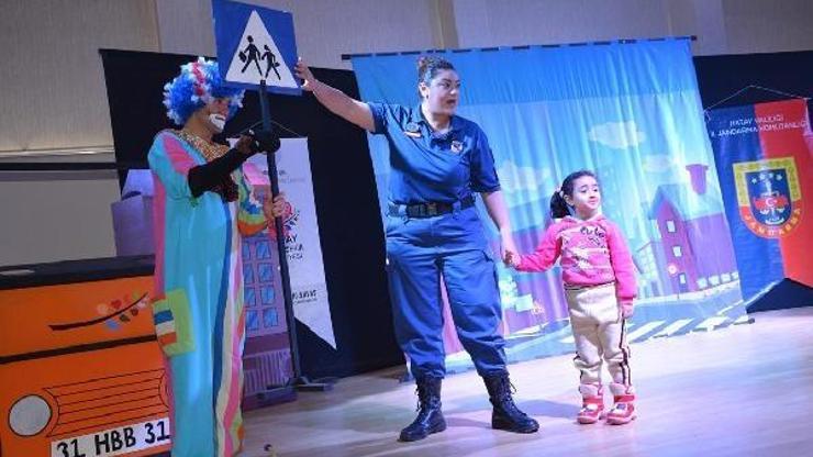 Belen Jandarma’dan miniklere trafik eğitimi