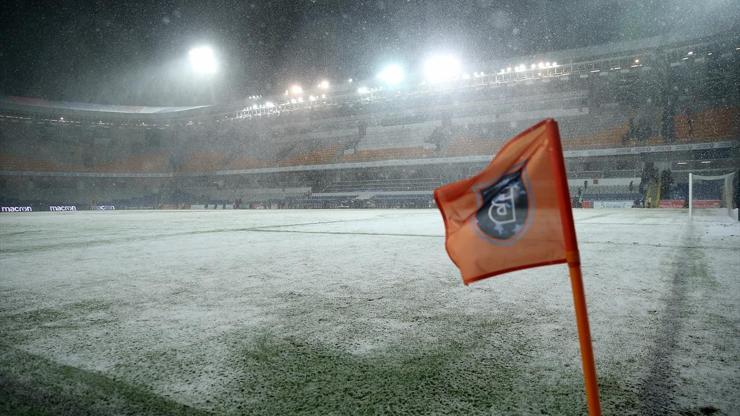 Başakşehir - Bursaspor maçı ertelendi