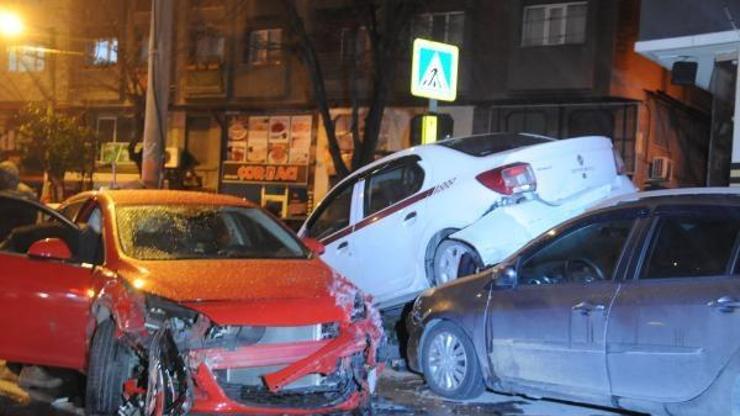 Bursada 6 aracın karıştığı zincirleme kaza
