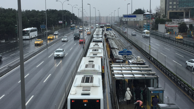 Bahçelievlerde metrobüs kazası