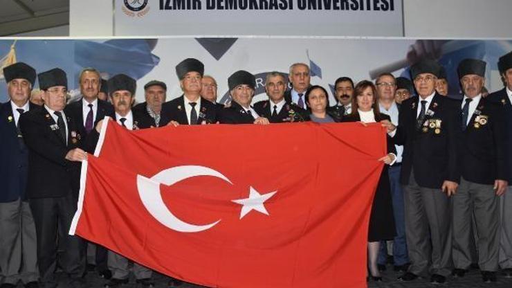 Kahraman polis Fethi Sekin ve Musa Can üniversitede ödül töreniyle anıldı