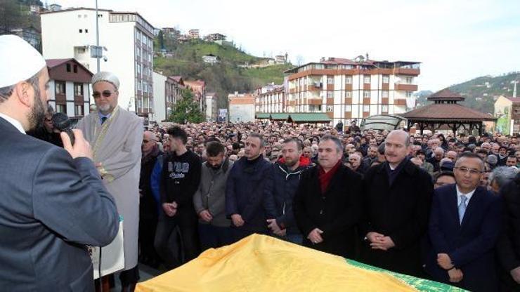 Başdanışman Ahmet Minderin annesi, son yolculuğuna uğurlandı