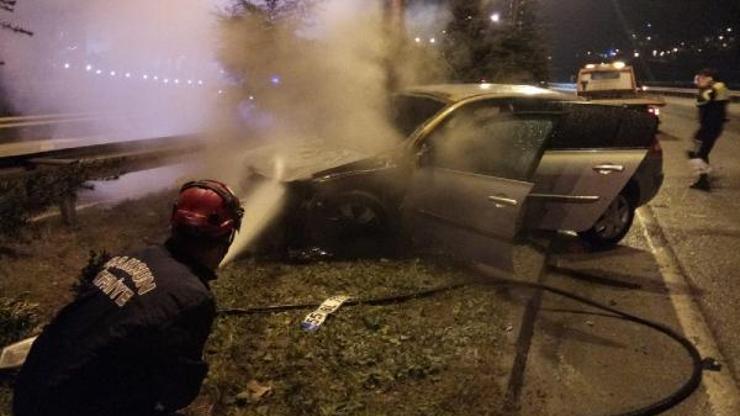 Kaza sonrası alev alan otomobilin sürücüsü kaçtı