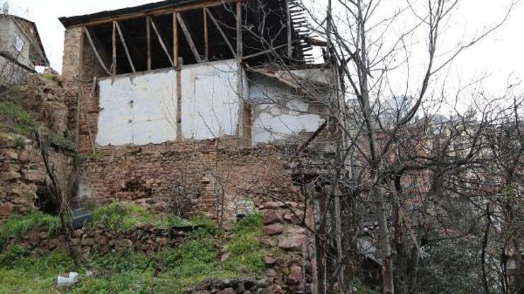 Artvin’de, harabe 6 evde, 97 seçmen çıktı