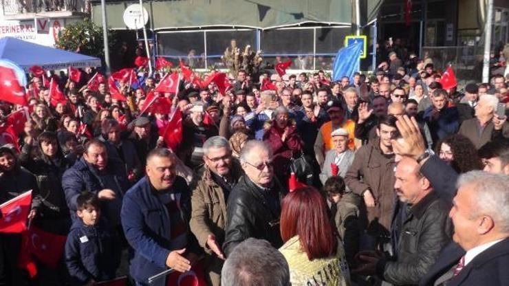 Umurlu Mahallesinde yaptırılan deve heykeli törenle açıldı