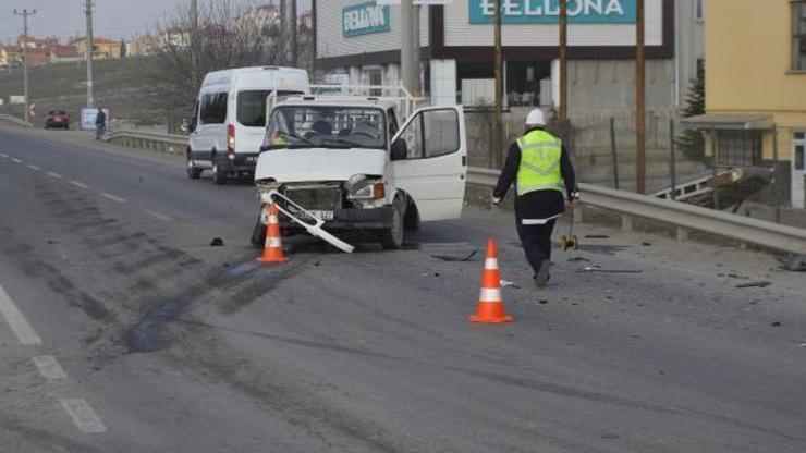 Tavşlanlıda trafik kazası: 3 yaralı