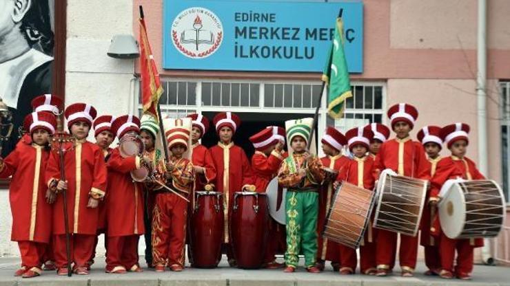 Edirnede öğrencilerin devamsızlığı, mehter takımıyla önlendi