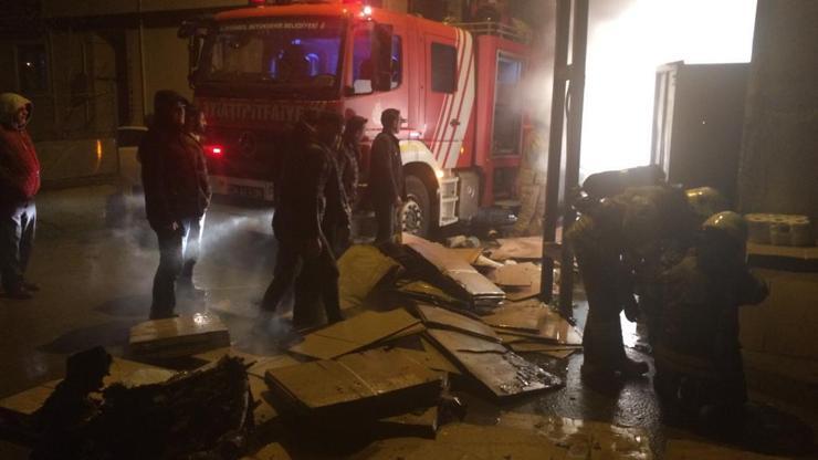 Ataşehirde koli imalathanesinde yangın