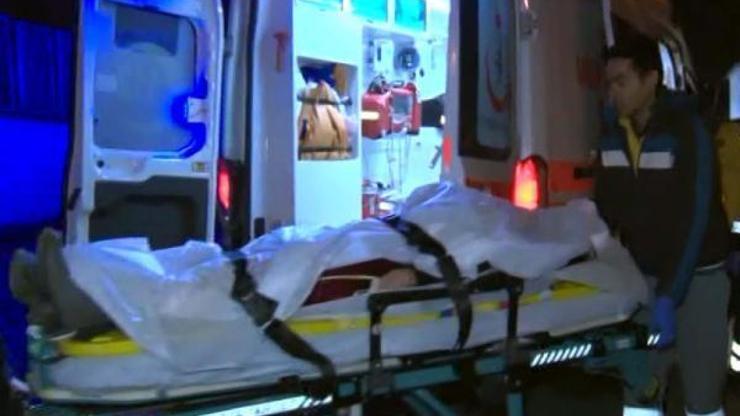 Otomobil yön levhasına çarptı: 1 yaralı